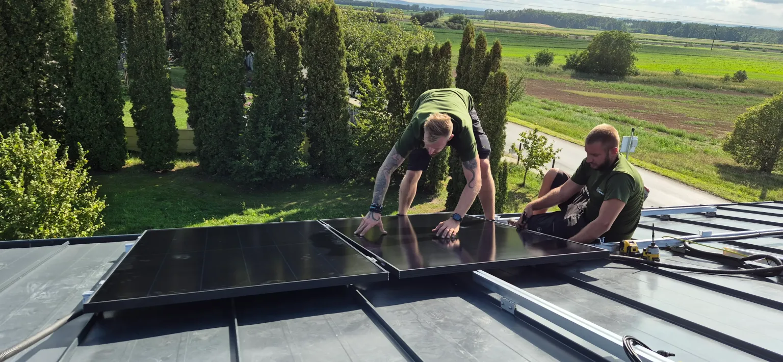 Montáž fotovoltaických panelů na rodinném domě